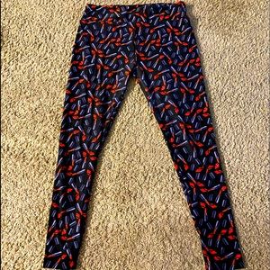 Womens Tall and curvy lipstick print leggings